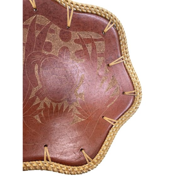 Jamaica Hand Made Etched Turtle Rattan Rim Terra Ceramic Bowl SKU 9598 - Picture 7 of 12